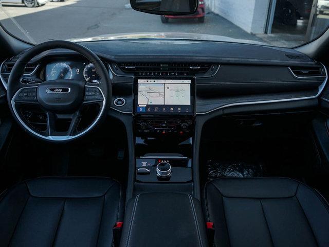 new 2025 Jeep Grand Cherokee car, priced at $48,177