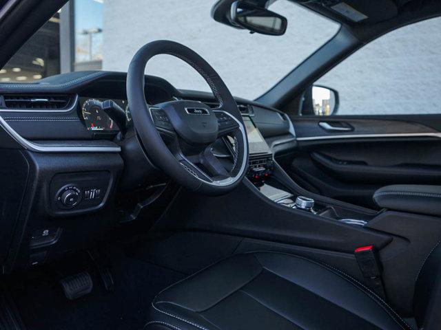 new 2025 Jeep Grand Cherokee car, priced at $48,177