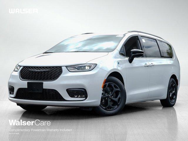 new 2024 Chrysler Pacifica Hybrid car, priced at $57,999