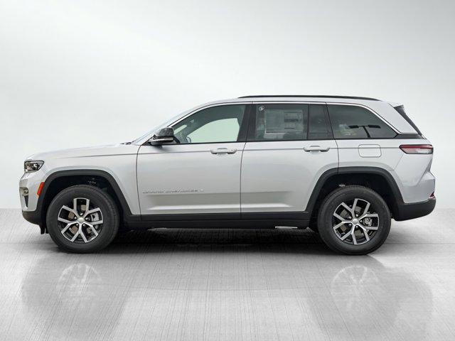 new 2025 Jeep Grand Cherokee car, priced at $47,649