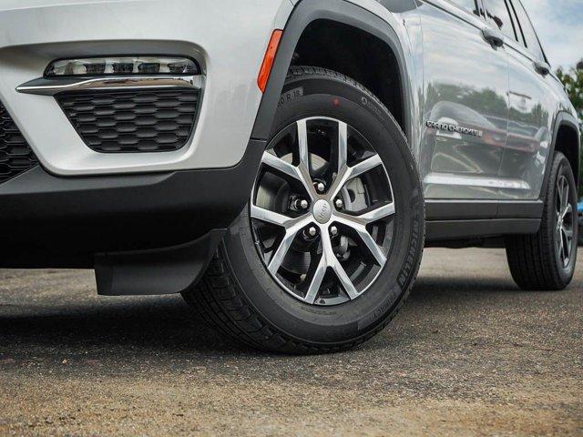 new 2025 Jeep Grand Cherokee car, priced at $47,649