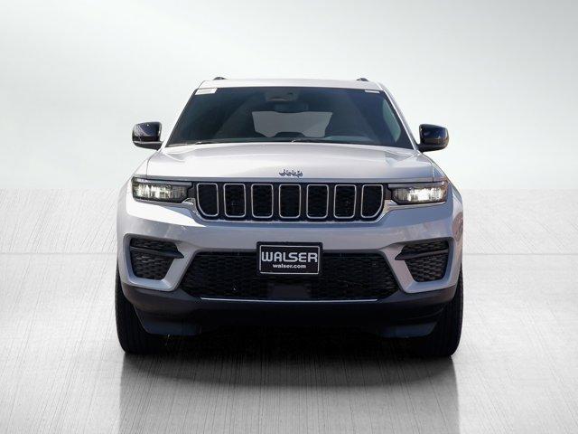 new 2024 Jeep Grand Cherokee car, priced at $40,299