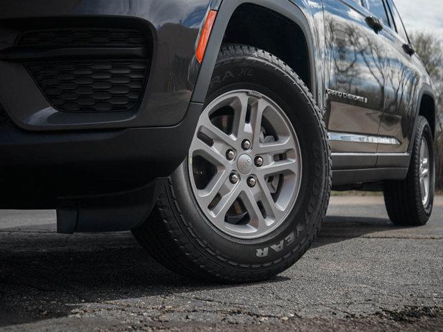 new 2024 Jeep Grand Cherokee car, priced at $40,599