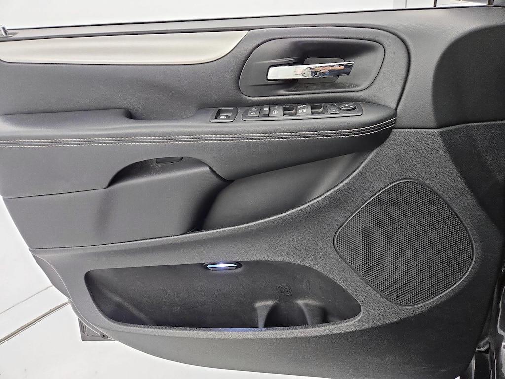 used 2016 Dodge Grand Caravan car, priced at $16,998