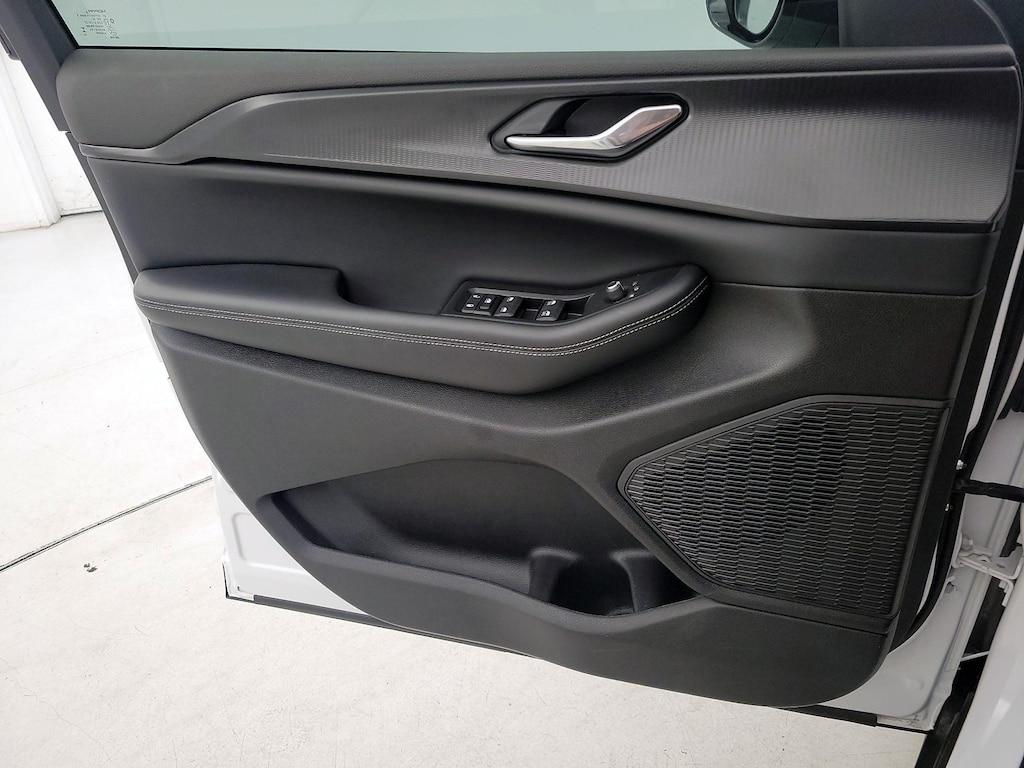 used 2025 Jeep Grand Cherokee car, priced at $34,998