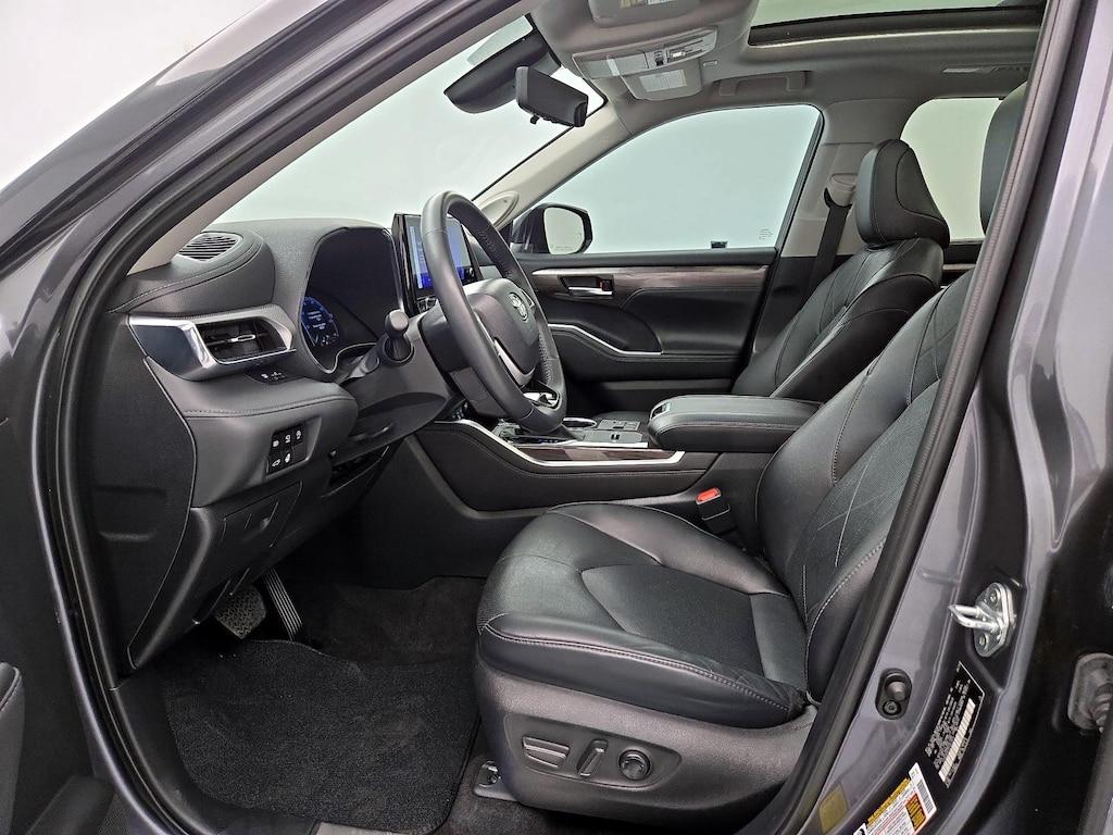 used 2023 Toyota Highlander car, priced at $45,998