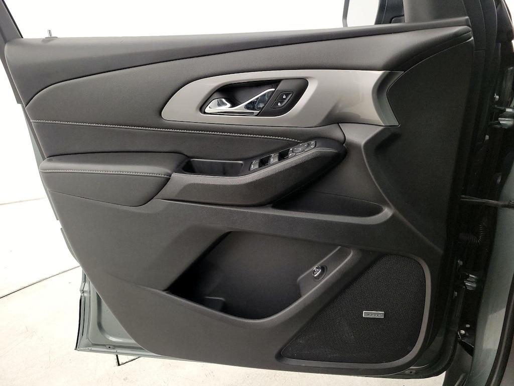 used 2023 Chevrolet Traverse car, priced at $32,998