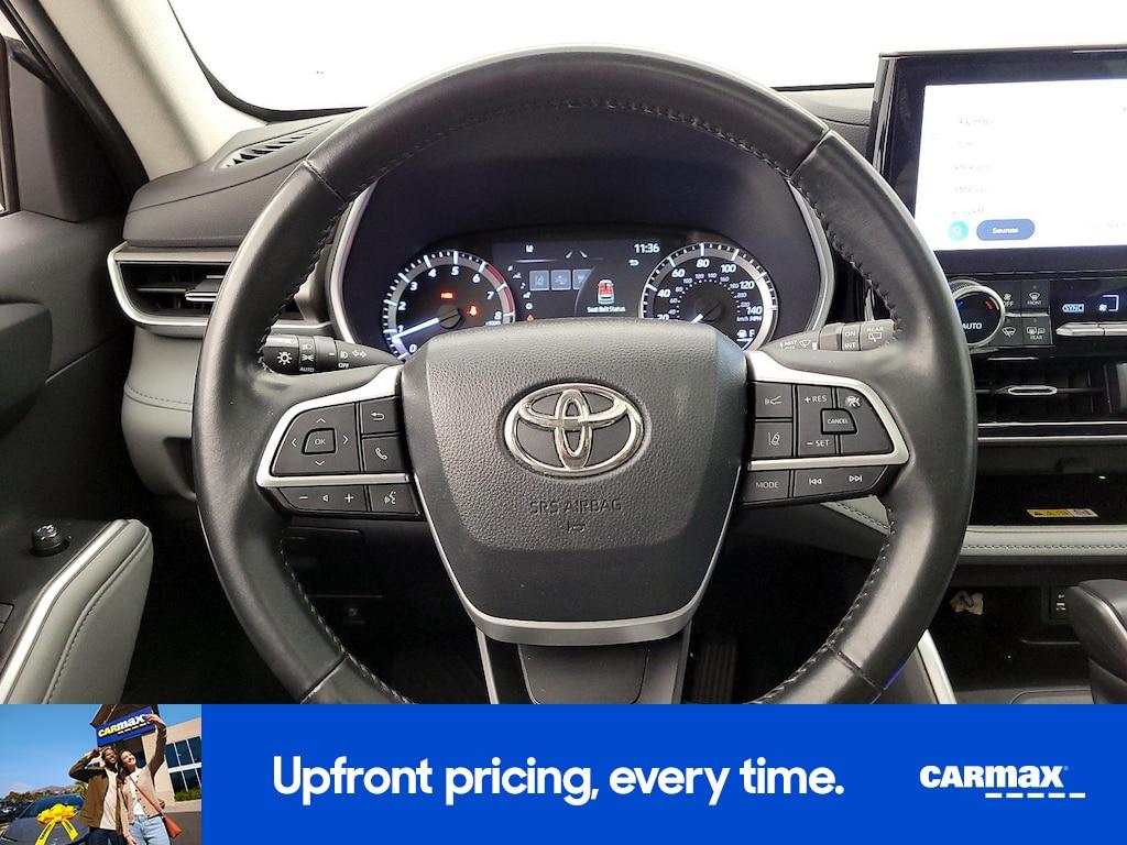 used 2023 Toyota Highlander car, priced at $33,998
