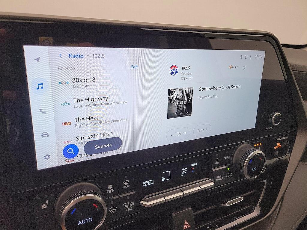 used 2023 Toyota Highlander car, priced at $33,998