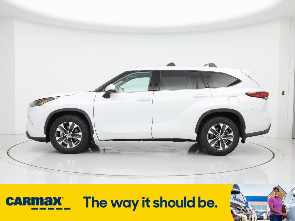 used 2022 Toyota Highlander car, priced at $37,998