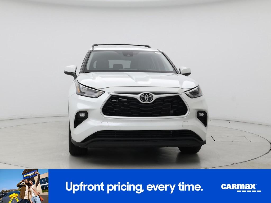 used 2022 Toyota Highlander car, priced at $32,998