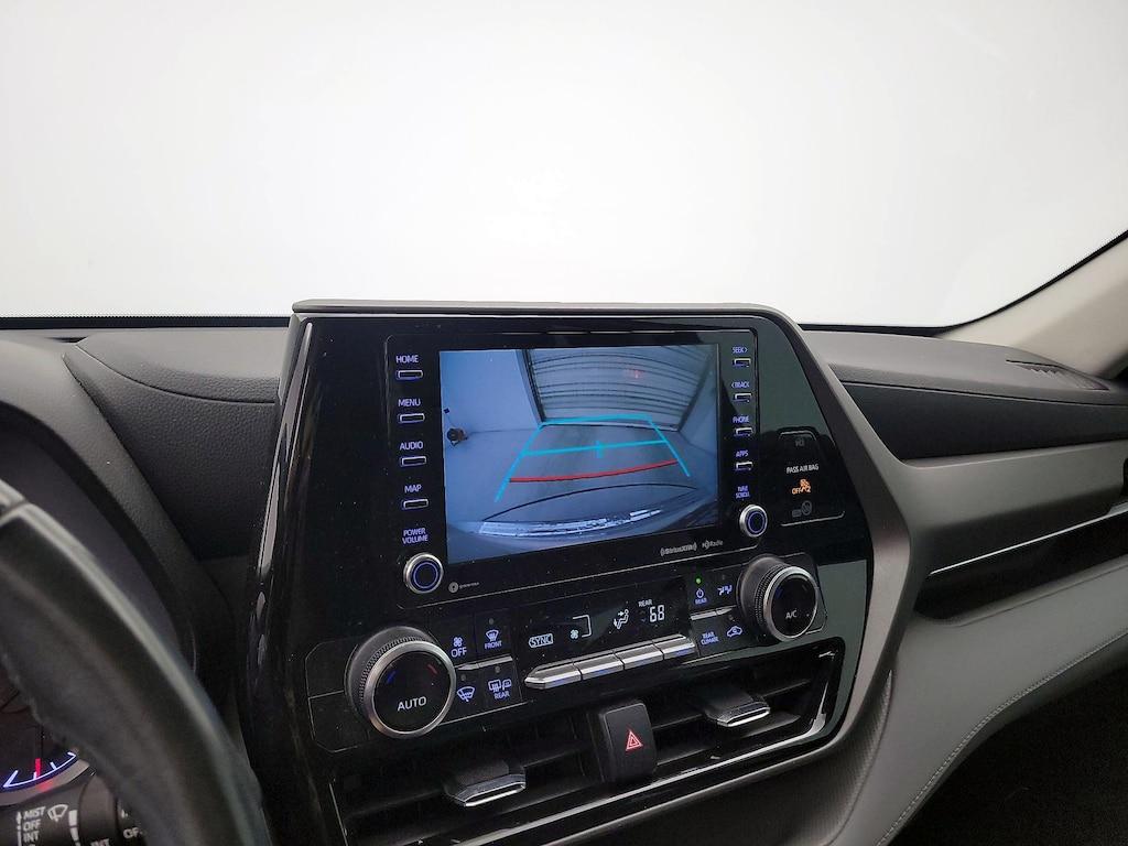 used 2022 Toyota Highlander car, priced at $32,998