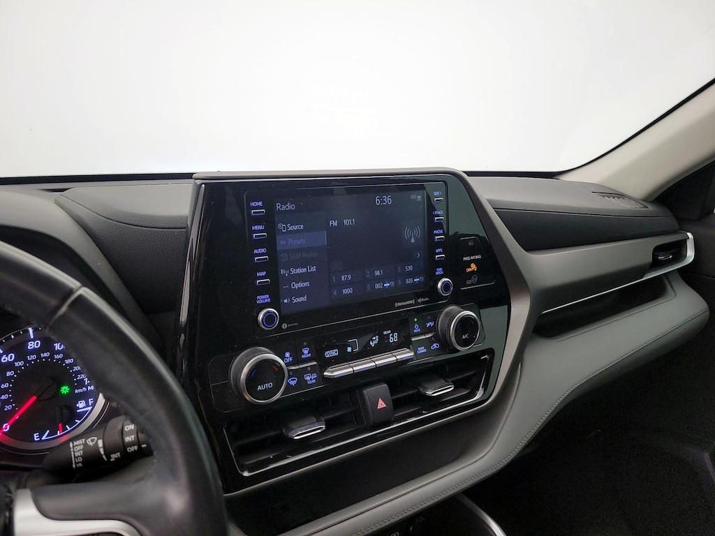 used 2022 Toyota Highlander car, priced at $32,998