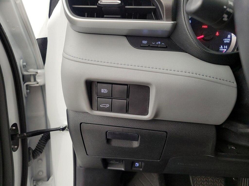 used 2022 Toyota Highlander car, priced at $32,998