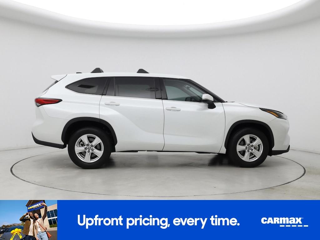 used 2022 Toyota Highlander car, priced at $32,998