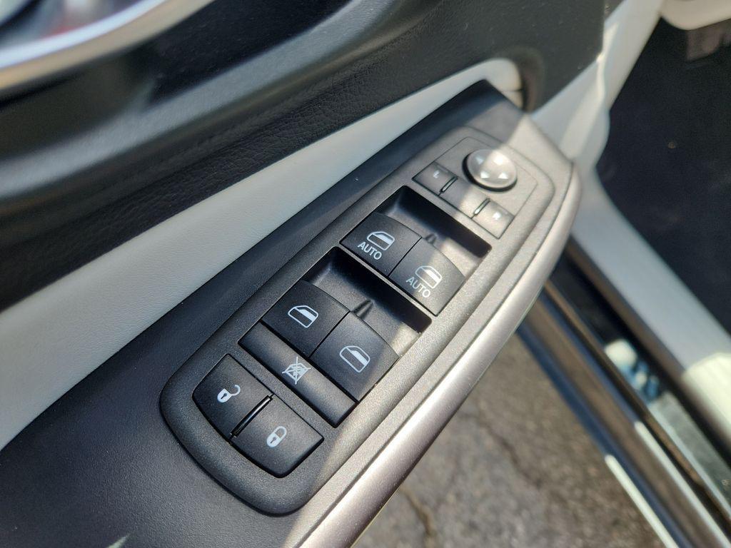 used 2022 Jeep Cherokee car, priced at $22,799