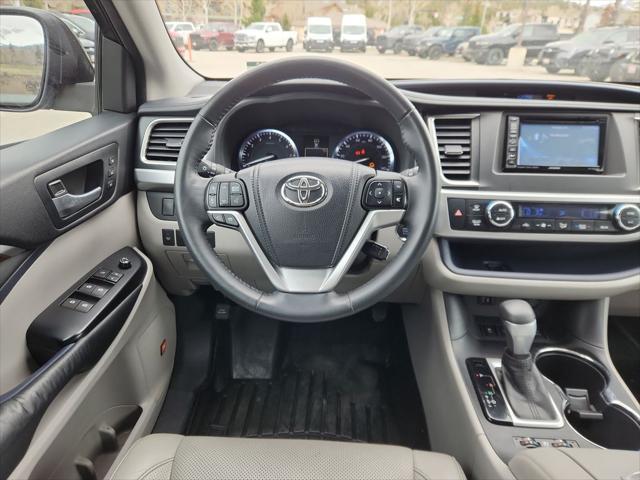 used 2014 Toyota Highlander car, priced at $25,499