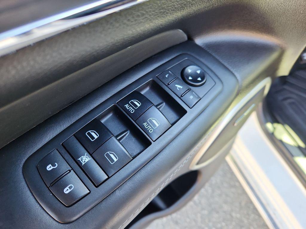 used 2019 Jeep Grand Cherokee car, priced at $28,780