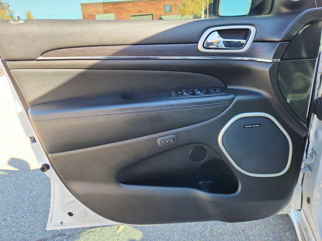 used 2019 Jeep Grand Cherokee car, priced at $28,780