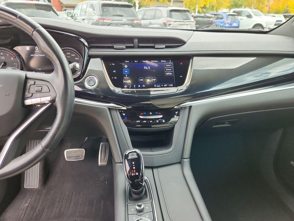 used 2022 Cadillac XT6 car, priced at $35,299