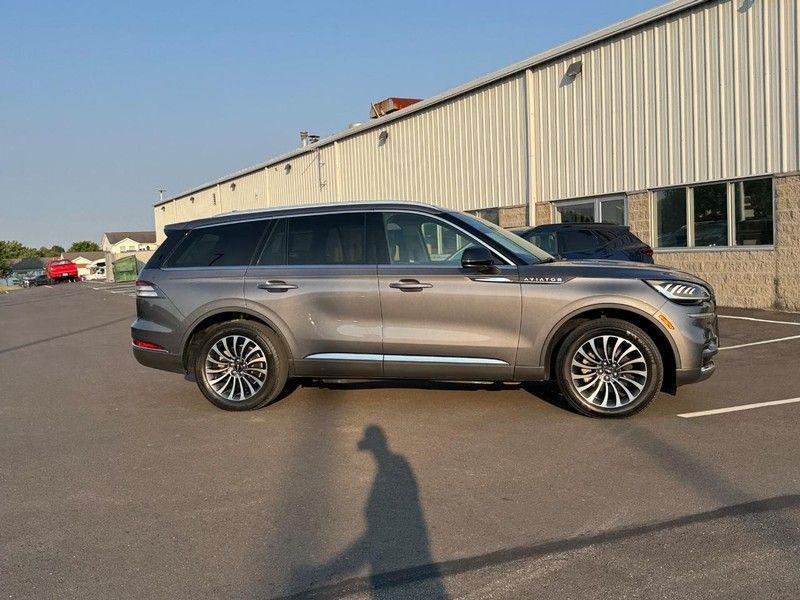 used 2022 Lincoln Aviator car, priced at $35,400