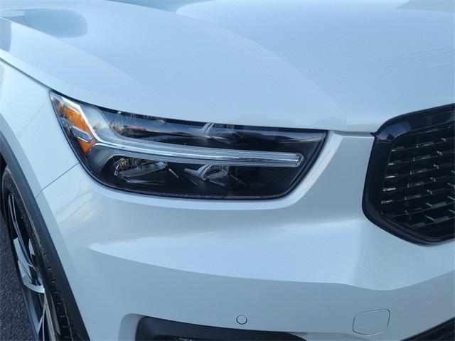 used 2021 Volvo XC40 car, priced at $31,000