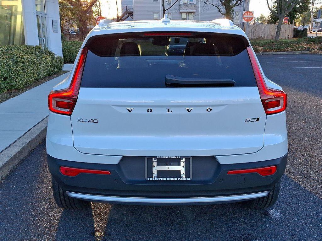 new 2025 Volvo XC40 car, priced at $46,015