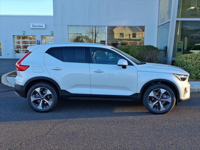 new 2025 Volvo XC40 car, priced at $46,015