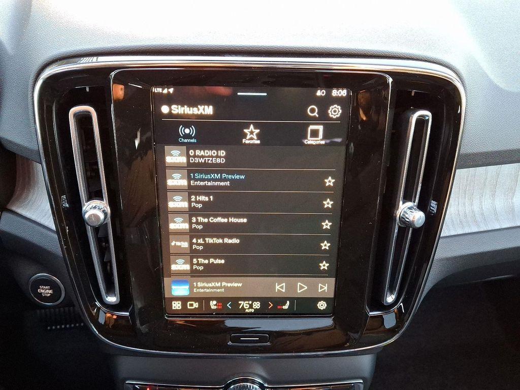 new 2025 Volvo XC40 car, priced at $46,015