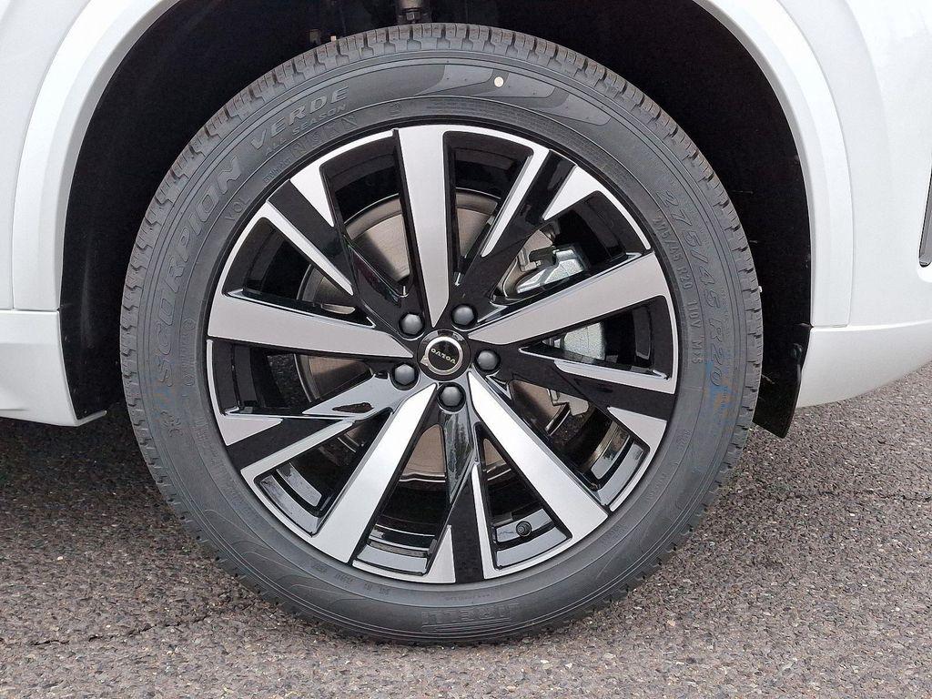 new 2025 Volvo XC90 car, priced at $62,895