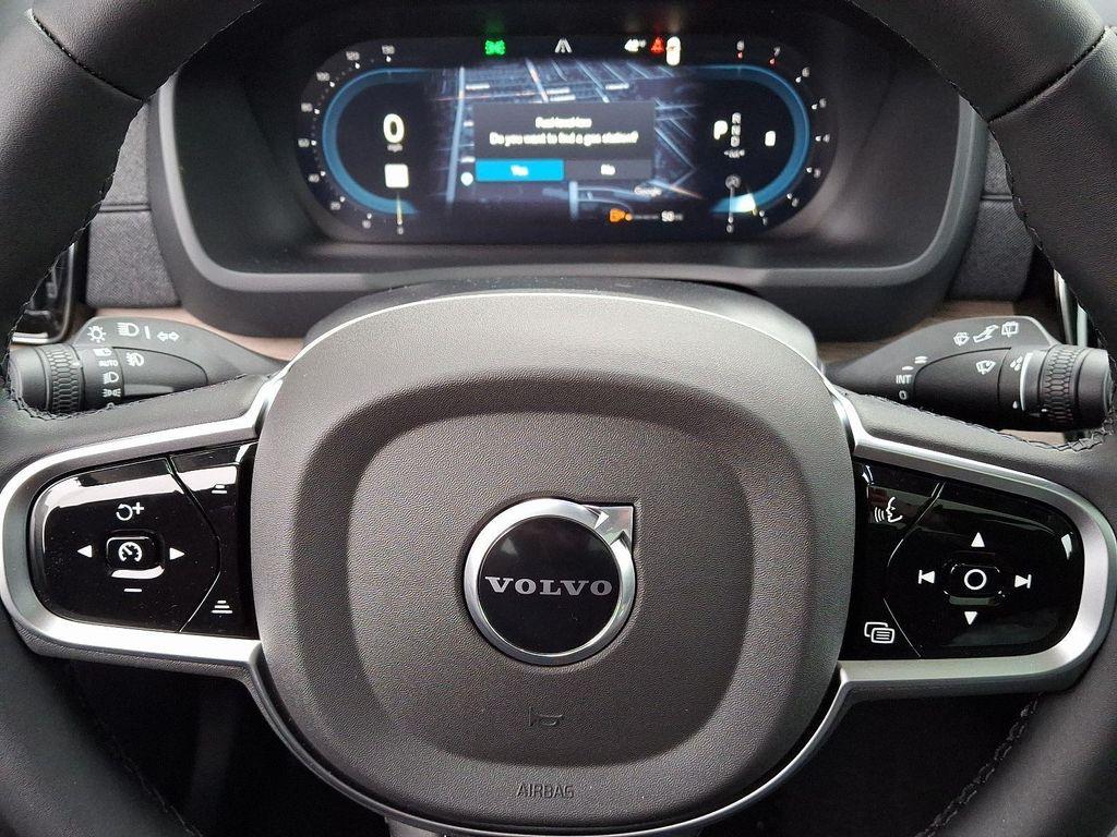 new 2025 Volvo XC90 car, priced at $62,895