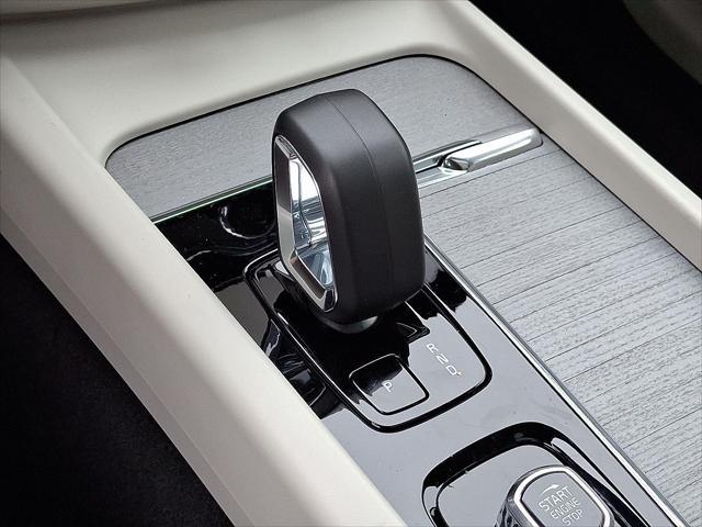new 2025 Volvo XC60 Plug-In Hybrid car, priced at $66,605