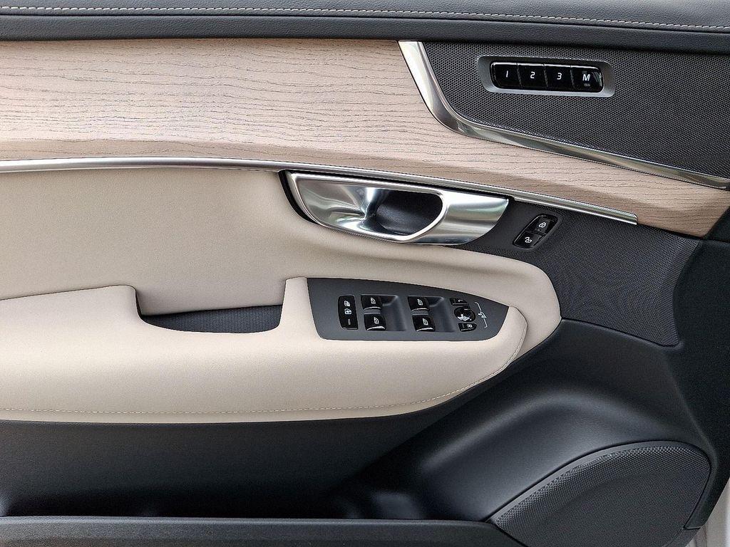 new 2025 Volvo XC90 Plug-In Hybrid car, priced at $72,895