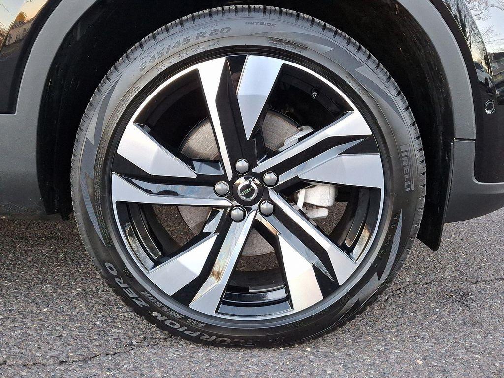 used 2025 Volvo XC40 car, priced at $45,400