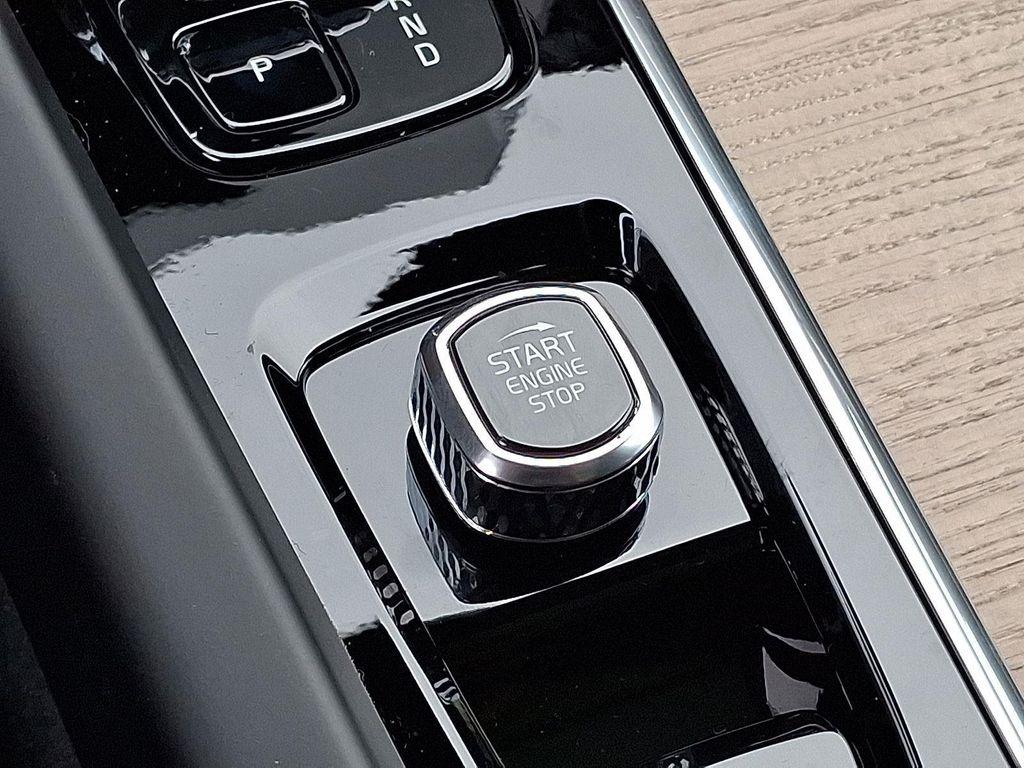 new 2026 Volvo XC60 car, priced at $58,360