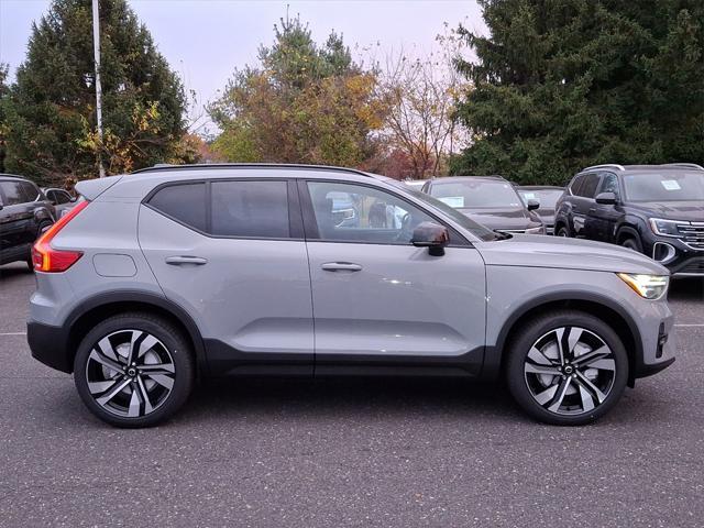 new 2025 Volvo XC40 car, priced at $49,790