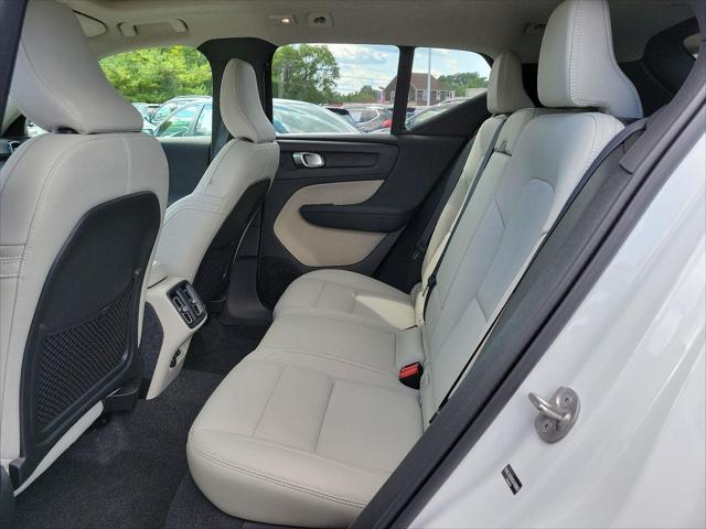 new 2025 Volvo XC40 car, priced at $49,565