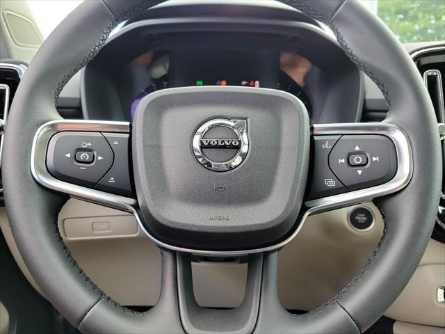 new 2025 Volvo XC40 car, priced at $49,565
