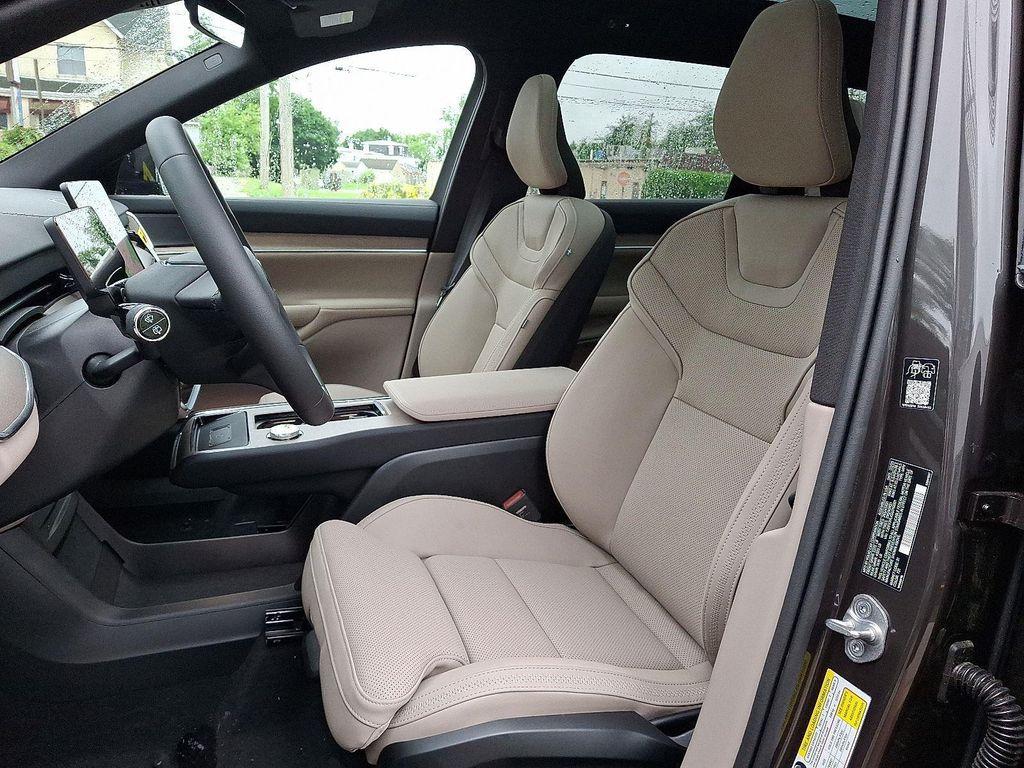new 2025 Volvo EX90 car, priced at $84,560