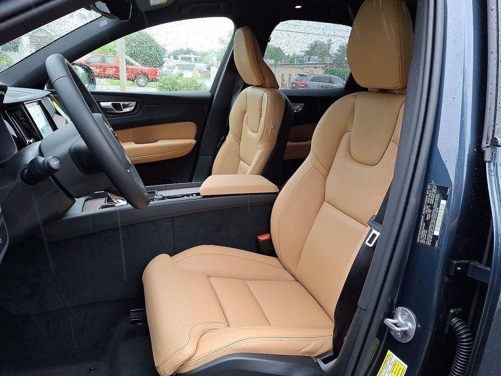 new 2025 Volvo XC60 car, priced at $57,660