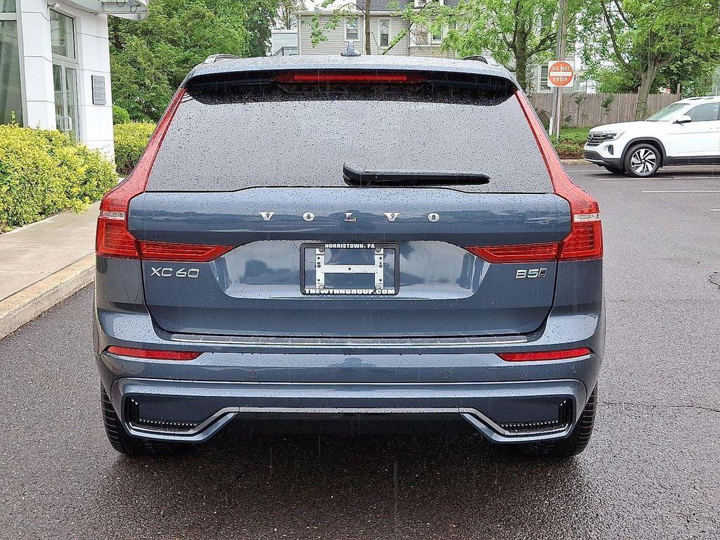 new 2025 Volvo XC60 car, priced at $57,660