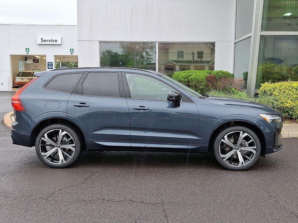 new 2025 Volvo XC60 car, priced at $57,660