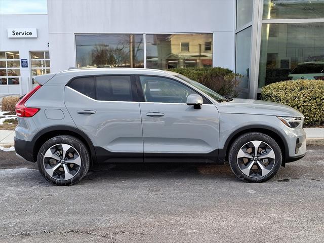 new 2025 Volvo XC40 car, priced at $46,015