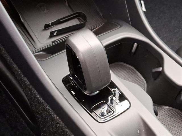 new 2025 Volvo XC40 car, priced at $46,015
