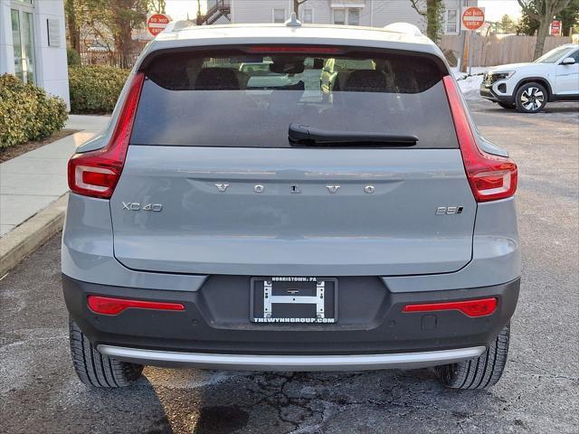 new 2025 Volvo XC40 car, priced at $46,015
