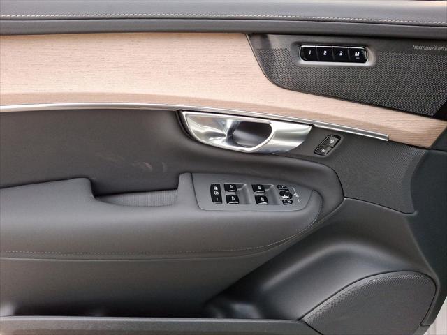new 2025 Volvo XC90 car, priced at $69,155