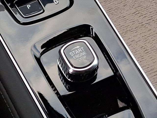 new 2025 Volvo XC90 car, priced at $69,155