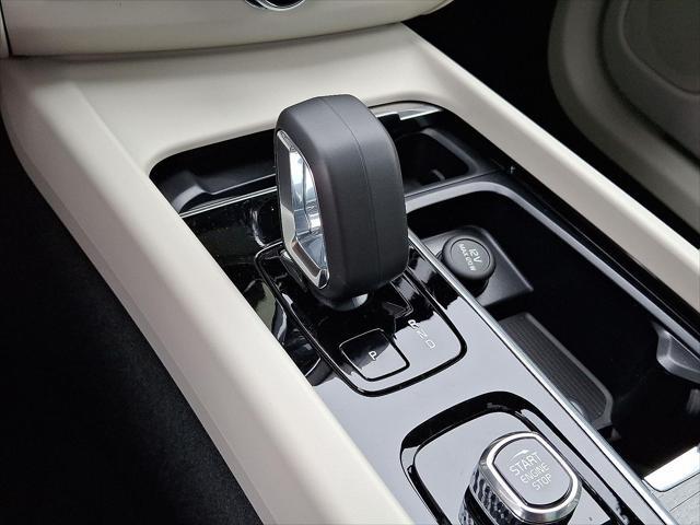 new 2025 Volvo XC60 Plug-In Hybrid car, priced at $65,240