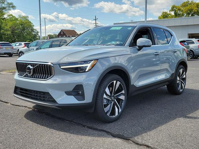 new 2025 Volvo XC40 car, priced at $51,040