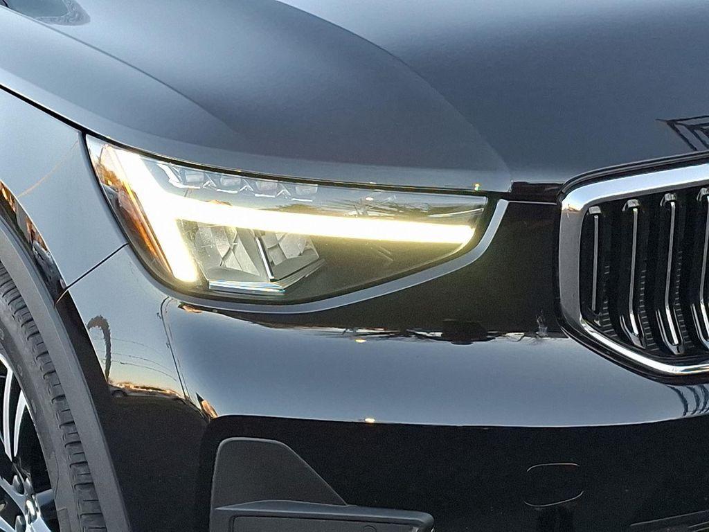 used 2025 Volvo XC40 car, priced at $33,450